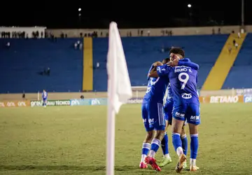 Série B: Cruzeiro arranca vitória de 2 a 1 sobre o Londrina
