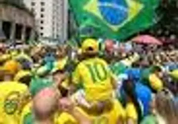 Milhares de apoiadores de Bolsonaro fazem ato na Avenida Paulista, em SP