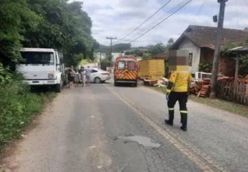 Homem sofre mal súbito dirigindo e colide veículo em Ituporanga