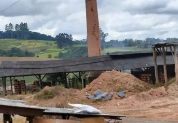 Princípio de incêndio é controlado em cerâmica de tijolos de Pouso Redondo