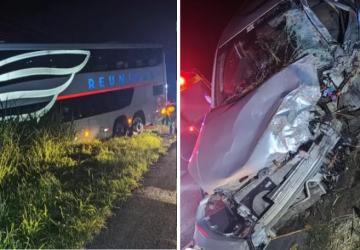 Ônibus fica suspenso em barranco após colisão com carro na BR-470, no Médio Vale