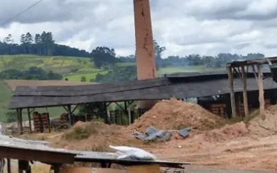 Princípio de incêndio é controlado em cerâmica de tijolos de Pouso Redondo