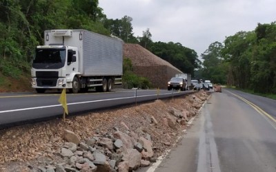 Engavetamento na BR-470 deixa uma pessoa ferida em Agronômica