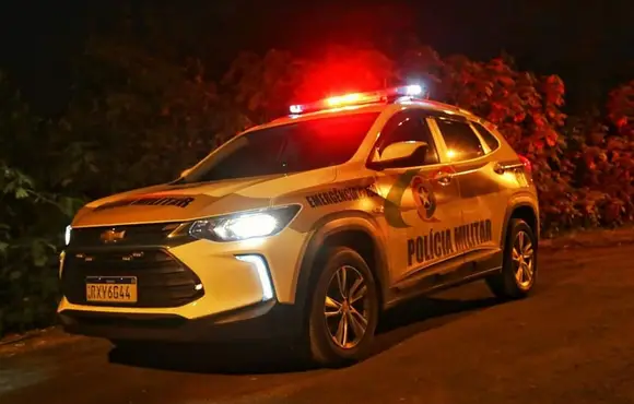 POLÍCIA MILITAR DE POUSO REDONDO PRENDE JOVEM COM ARMA E MUNIÇÕES