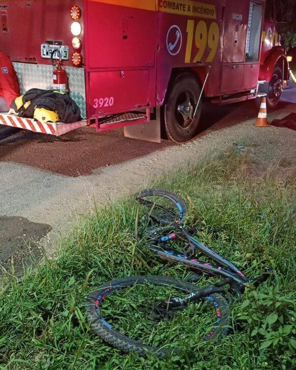 Menina de 13 anos morre atropelada por caminhão ao retornar da escola no Vale do Itajaí