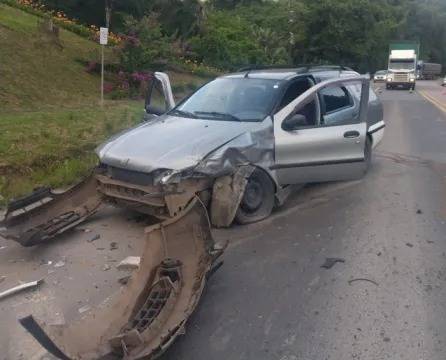 Colisão entre dois veículos na BR-470 em Rio do Sul deixa feridos