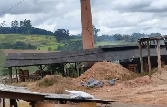 Princípio de incêndio é controlado em cerâmica de tijolos de Pouso Redondo