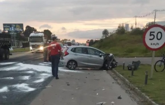 Colisão entre veículos é registrada na BR-470 em Rio do Sul